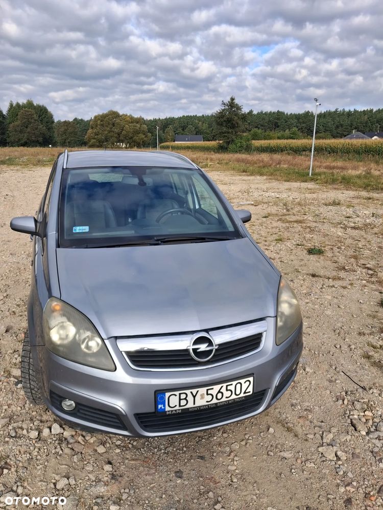 Opel Zafira 1.8 Cosmo - 1
