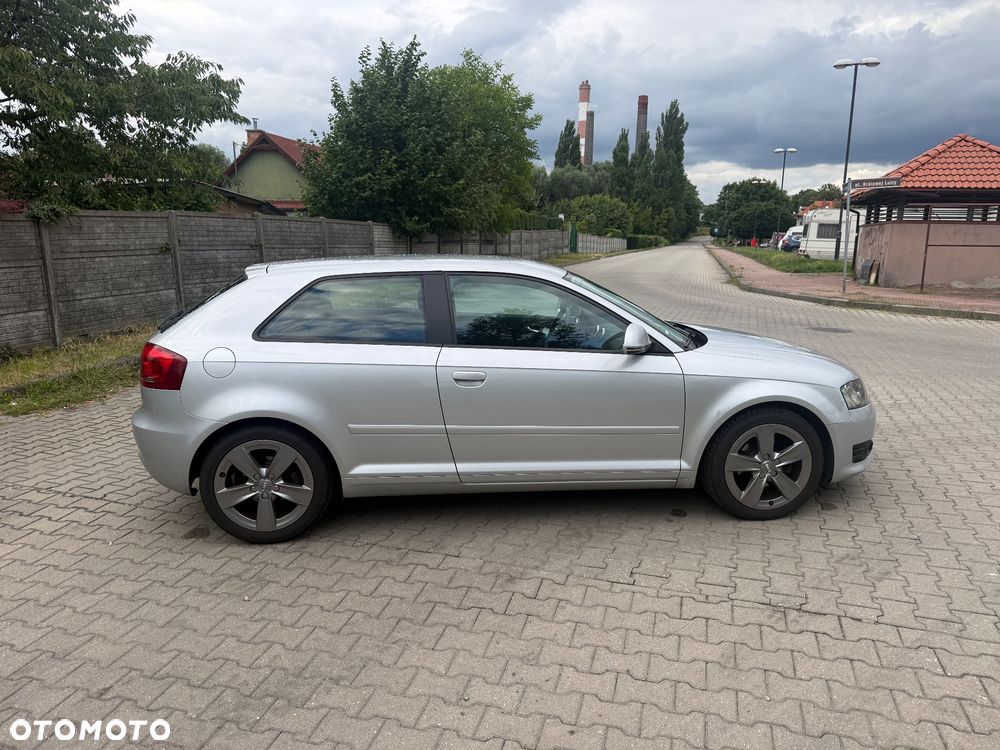 Audi A3 3-drzwiowe 1.6 Ambition - 8