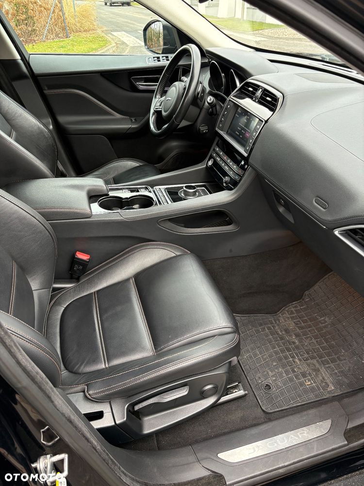 Jaguar F-Pace 20d AWD Prestige - 11