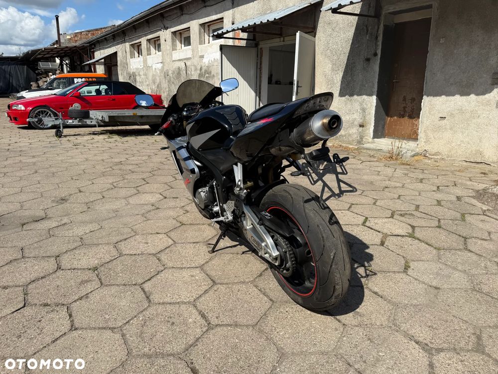 Honda CBR - 9