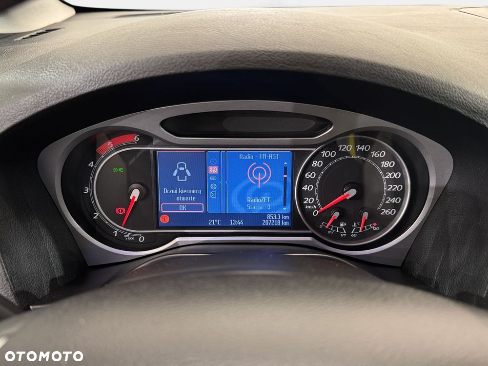 Ford S-Max - 13