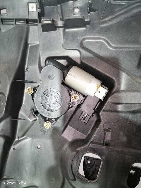 ELEVADOR DE VIDRO FRONTAL DIREITO MAZDA 3 2004 - 4