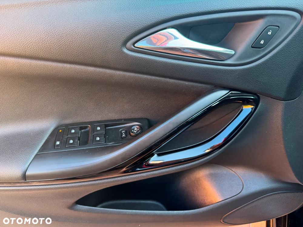 Opel Astra 1.6 CDTI Cosmo - 22