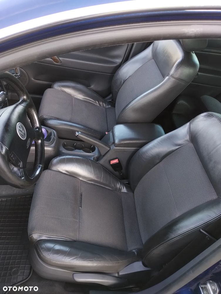 Volkswagen Passat 2.5 TDI Highline - 5