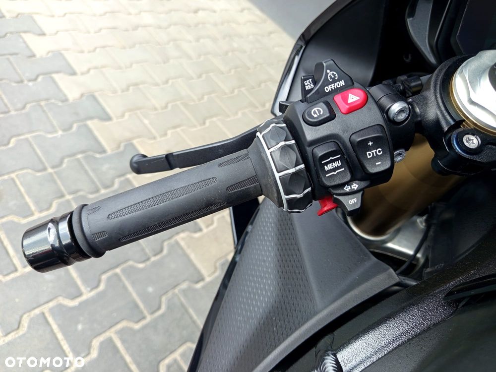 BMW S - 23