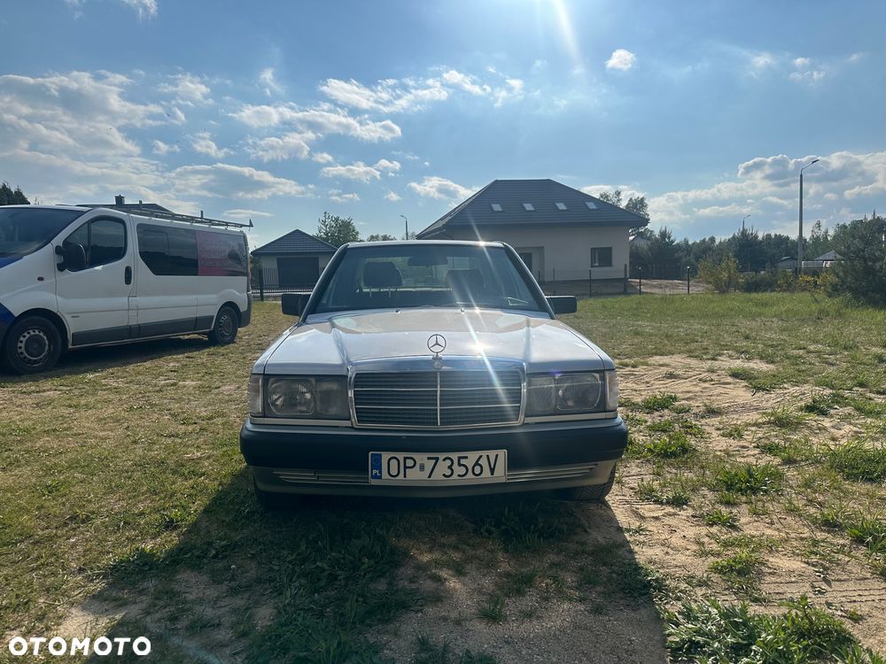 Mercedes-Benz W201 (190) - 2
