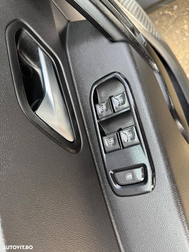 Dacia Duster 1.5 Blue dCi 4WD Essential - 11