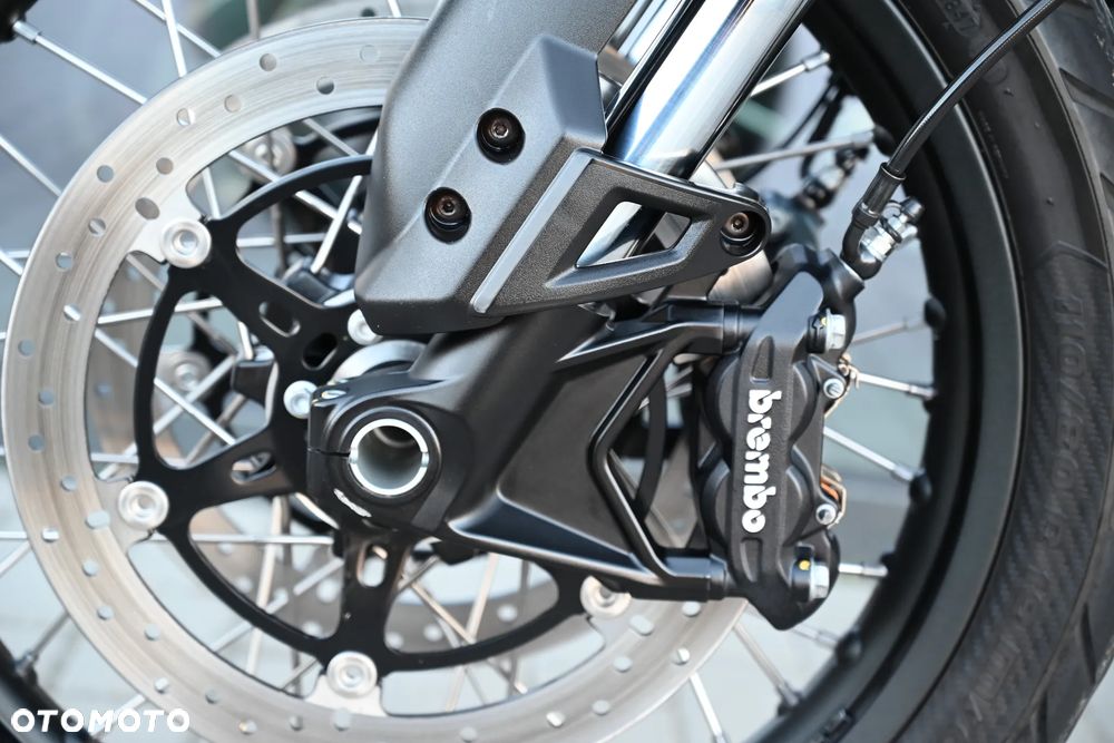 Moto Guzzi V85 - 22