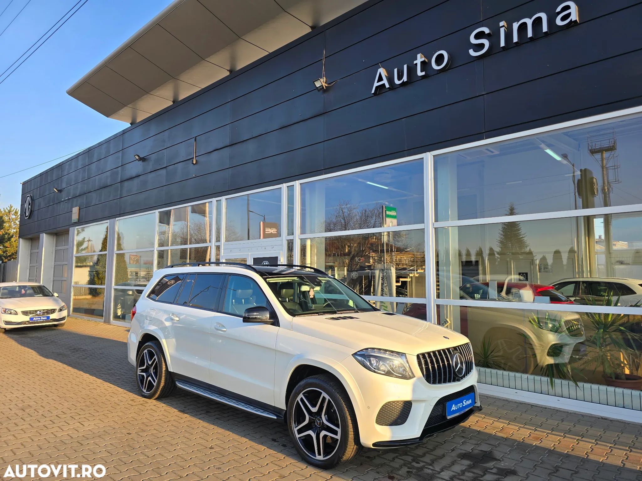 Mercedes-Benz GLS - 1