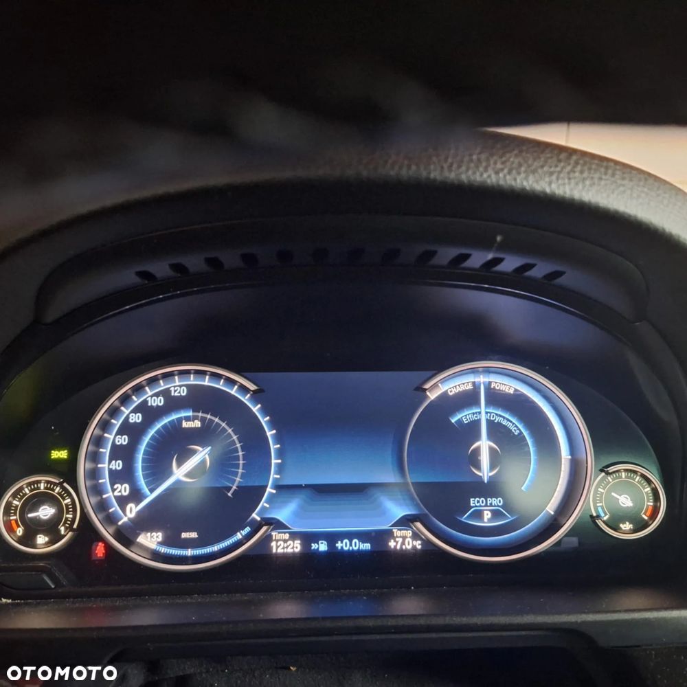 BMW Seria 5 520d xDrive Luxury Line - 11