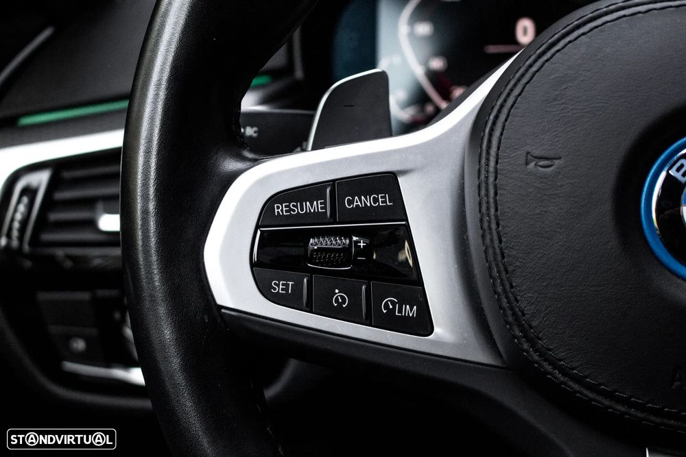 BMW 530 e Pack Desportivo M - 14
