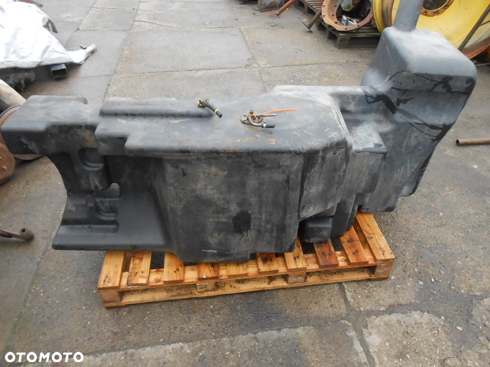 Zbiornik paliwa McCormick XTX145 - 5