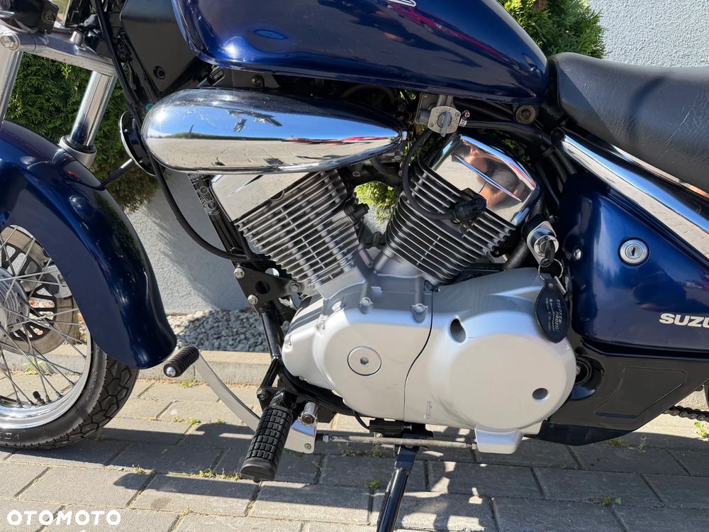 Suzuki Intruder - 28