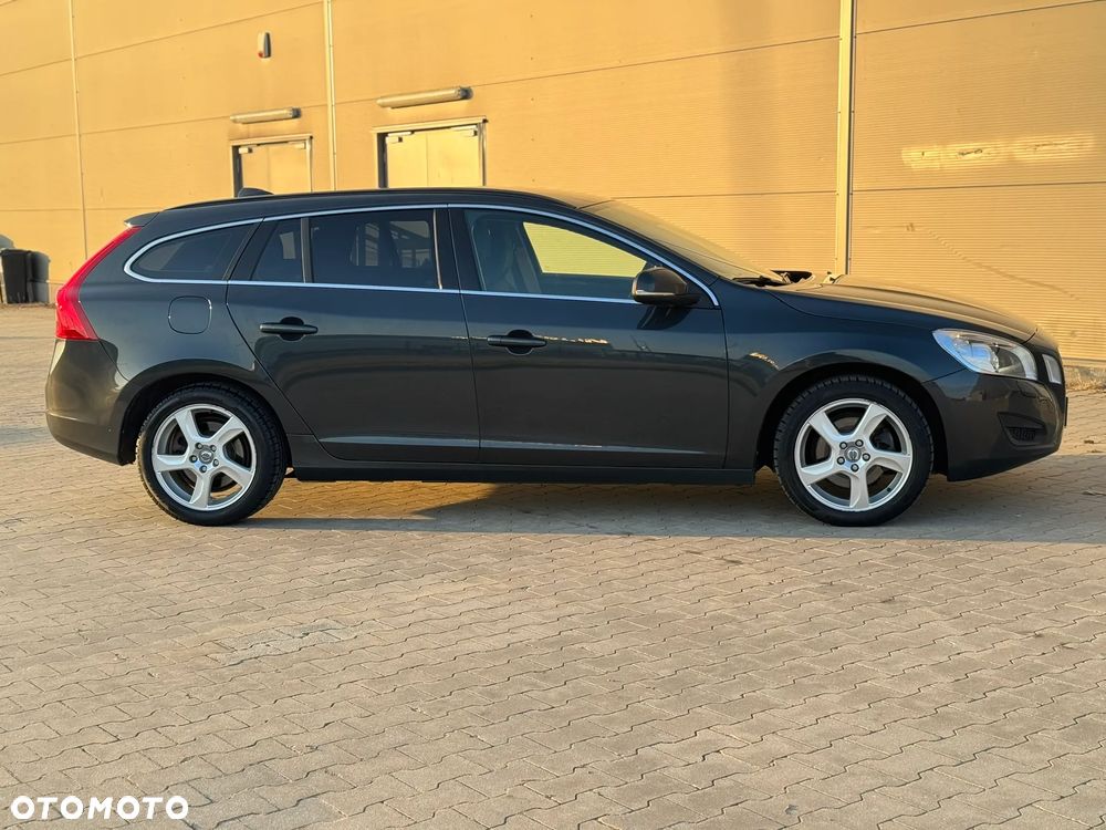 Volvo V60 D3 Geartronic Momentum - 20