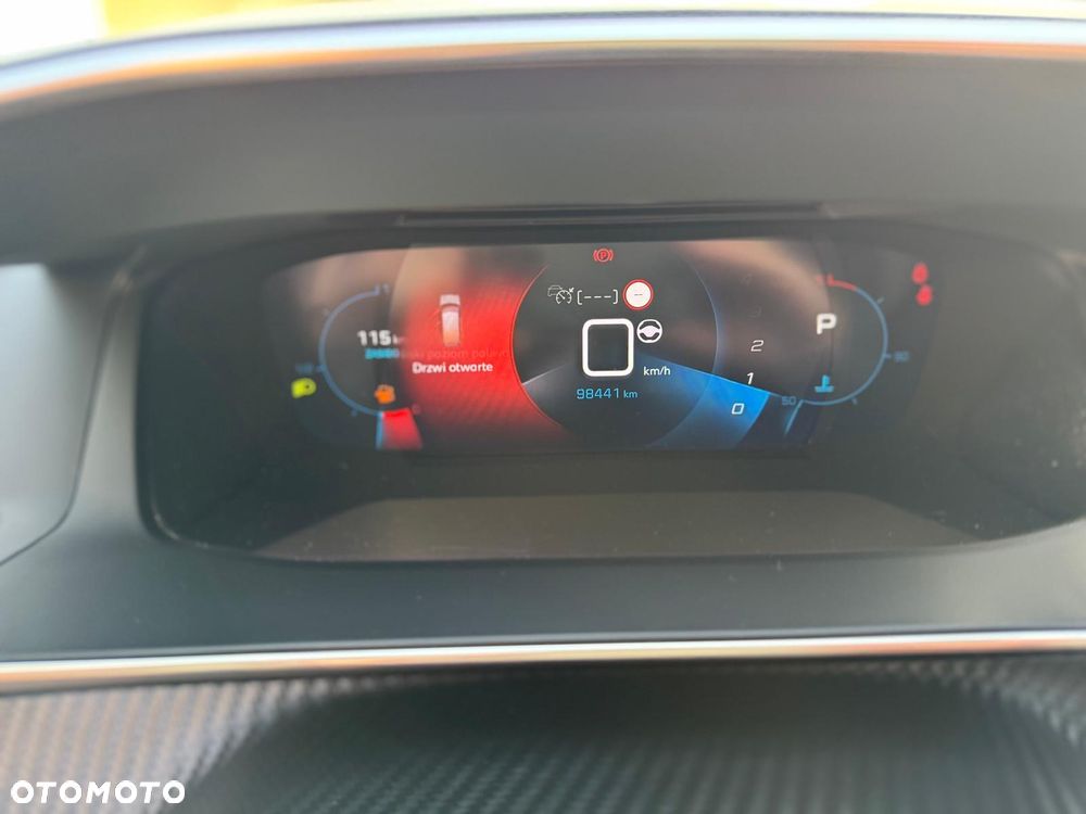 Peugeot 2008 1.5 BlueHDi Allure Pack S&S EAT8 - 17