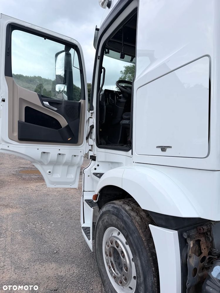 Mercedes-Benz ACTROS MP4 - 5