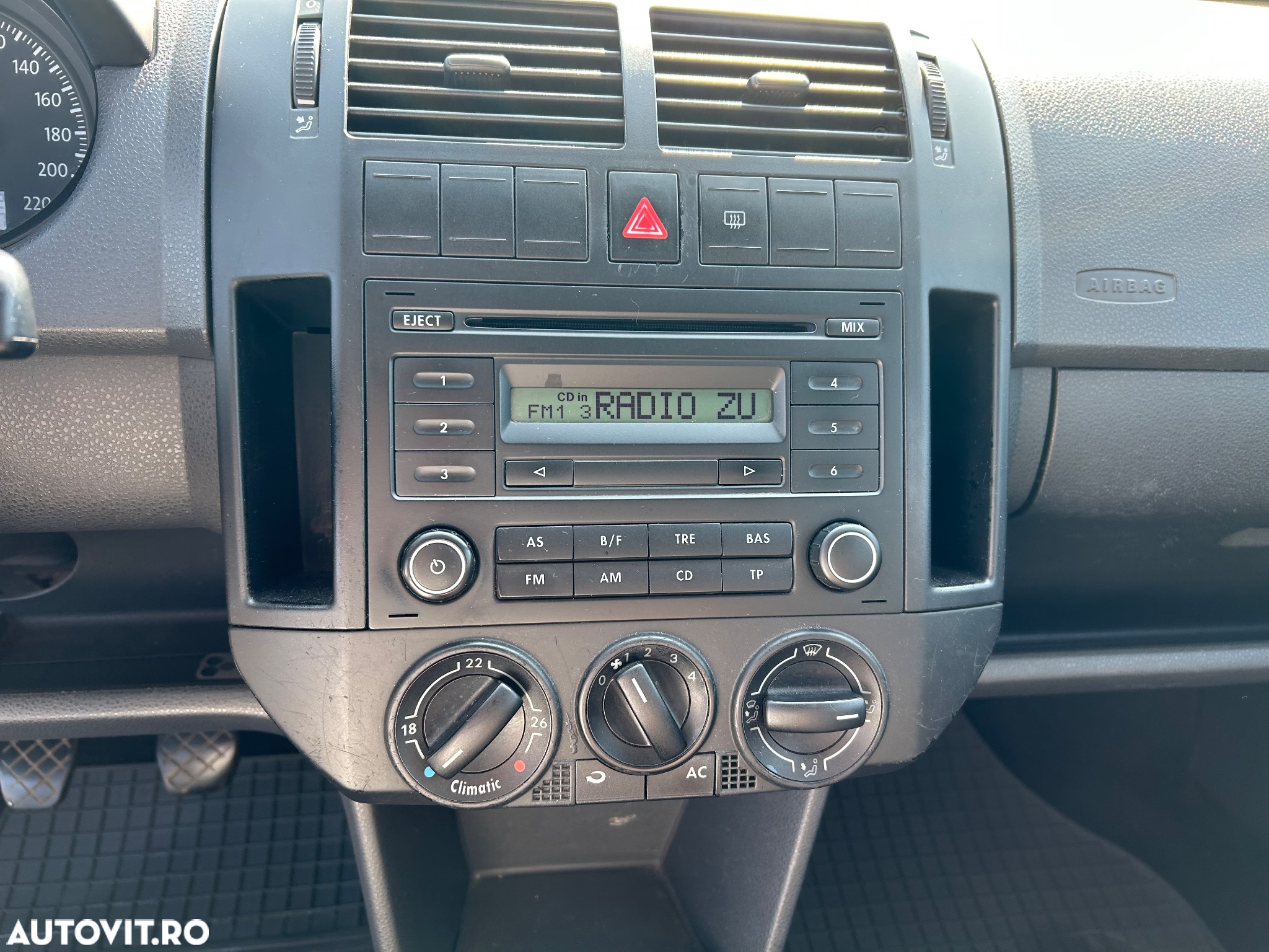 Volkswagen Polo 1.2 Attractive - 11
