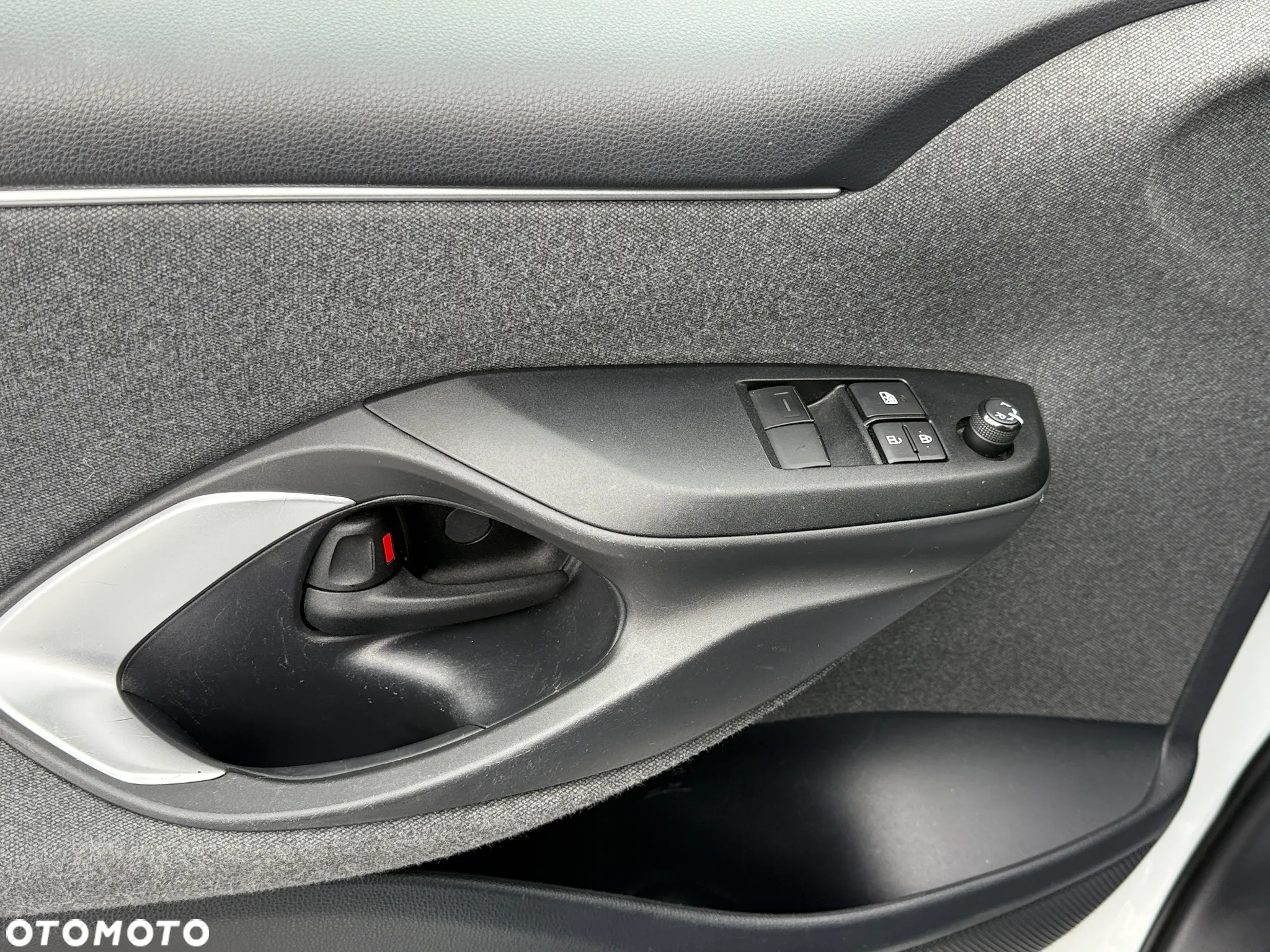Toyota Yaris Hybrid 1.5 Comfort - 13