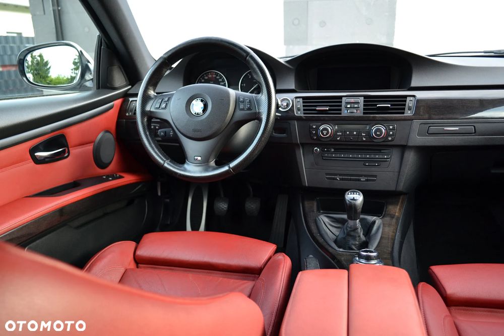 BMW Seria 3 320d M Sport Edition - 12