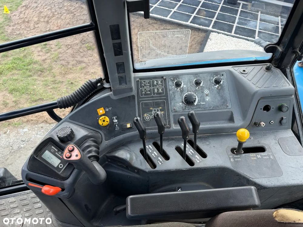 New Holland 8360 - 13