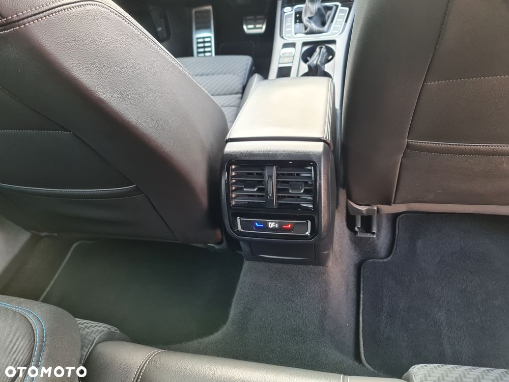 Volkswagen Passat - 14