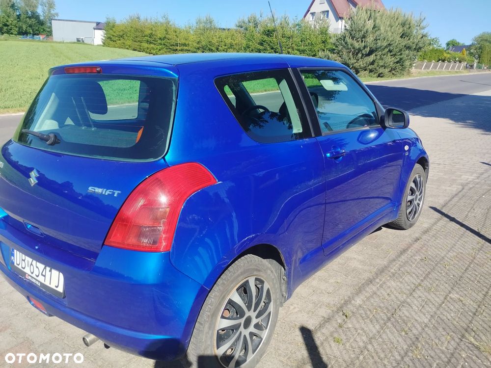 Suzuki Swift - 4