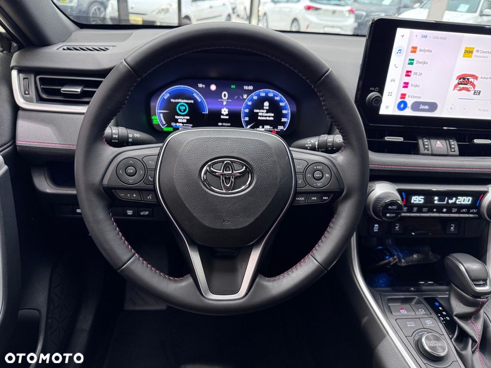 Toyota RAV4 - 16