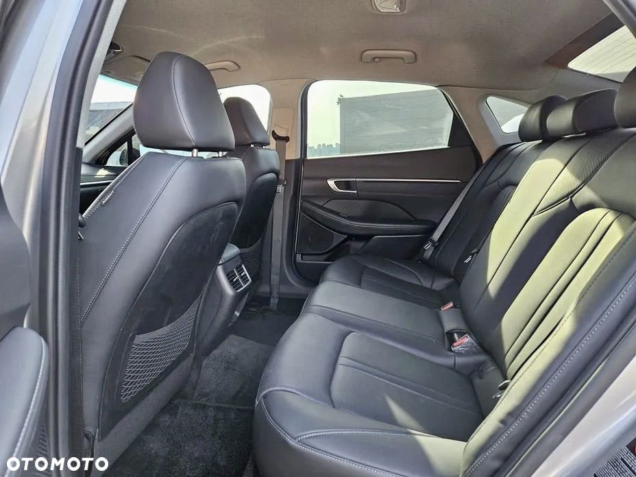 Hyundai Sonata - 13