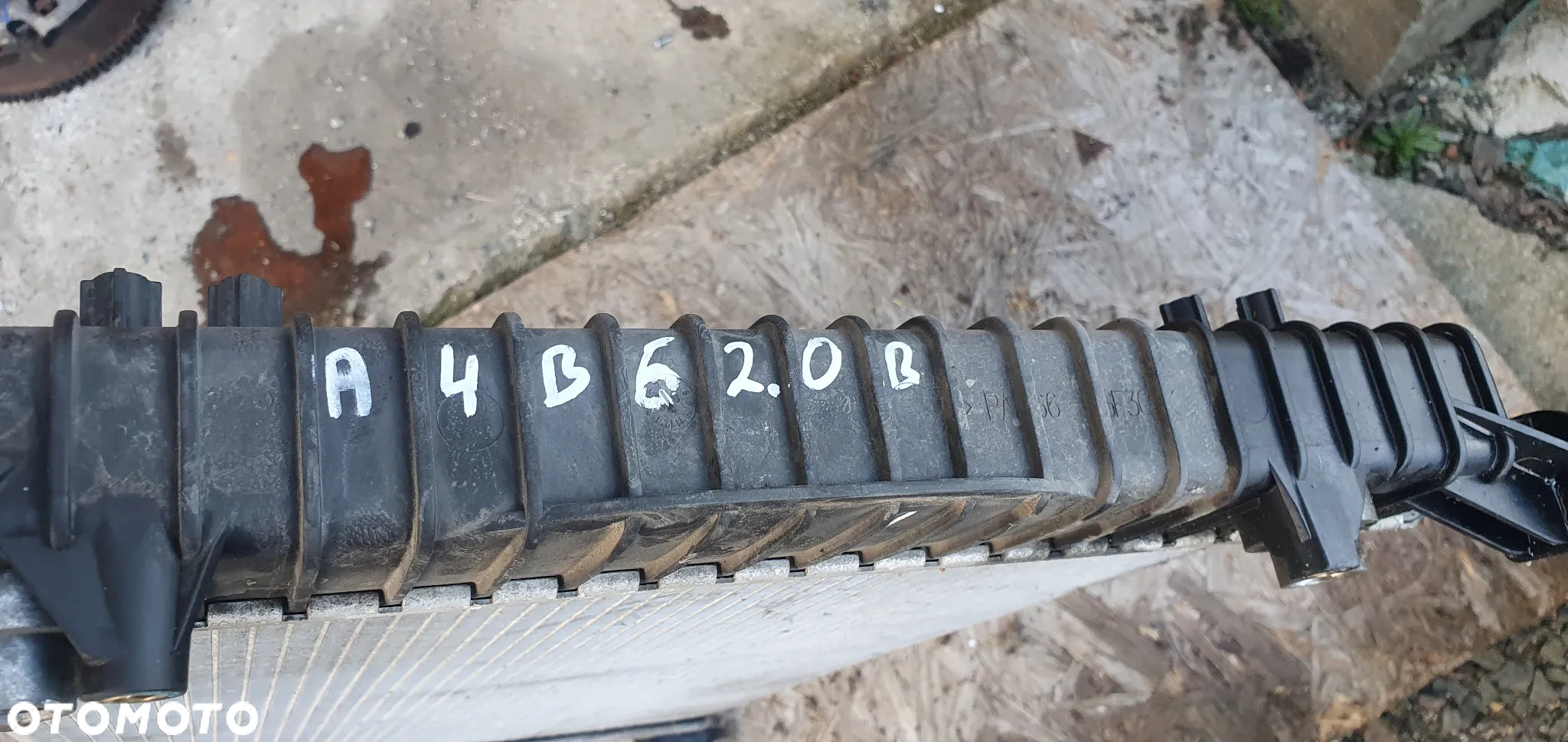 Chłodnica wody płynu Audi A4 B6 2.0 FSI Automat 8E0121251 8E0190251N - 10
