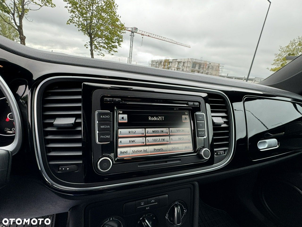 Volkswagen New Beetle - 27