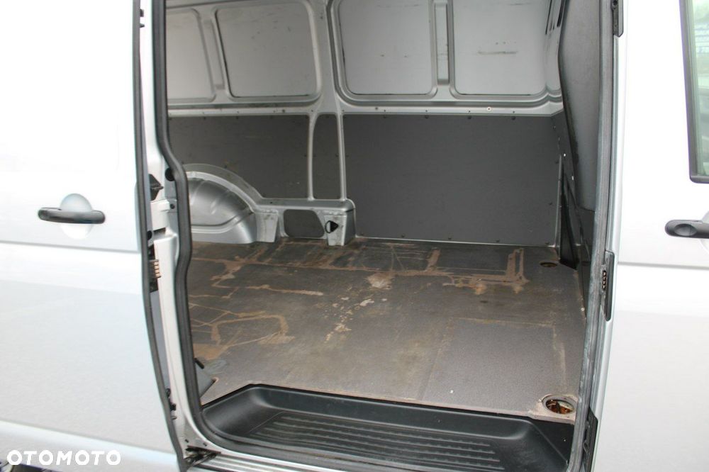 Volkswagen Transporter - 22