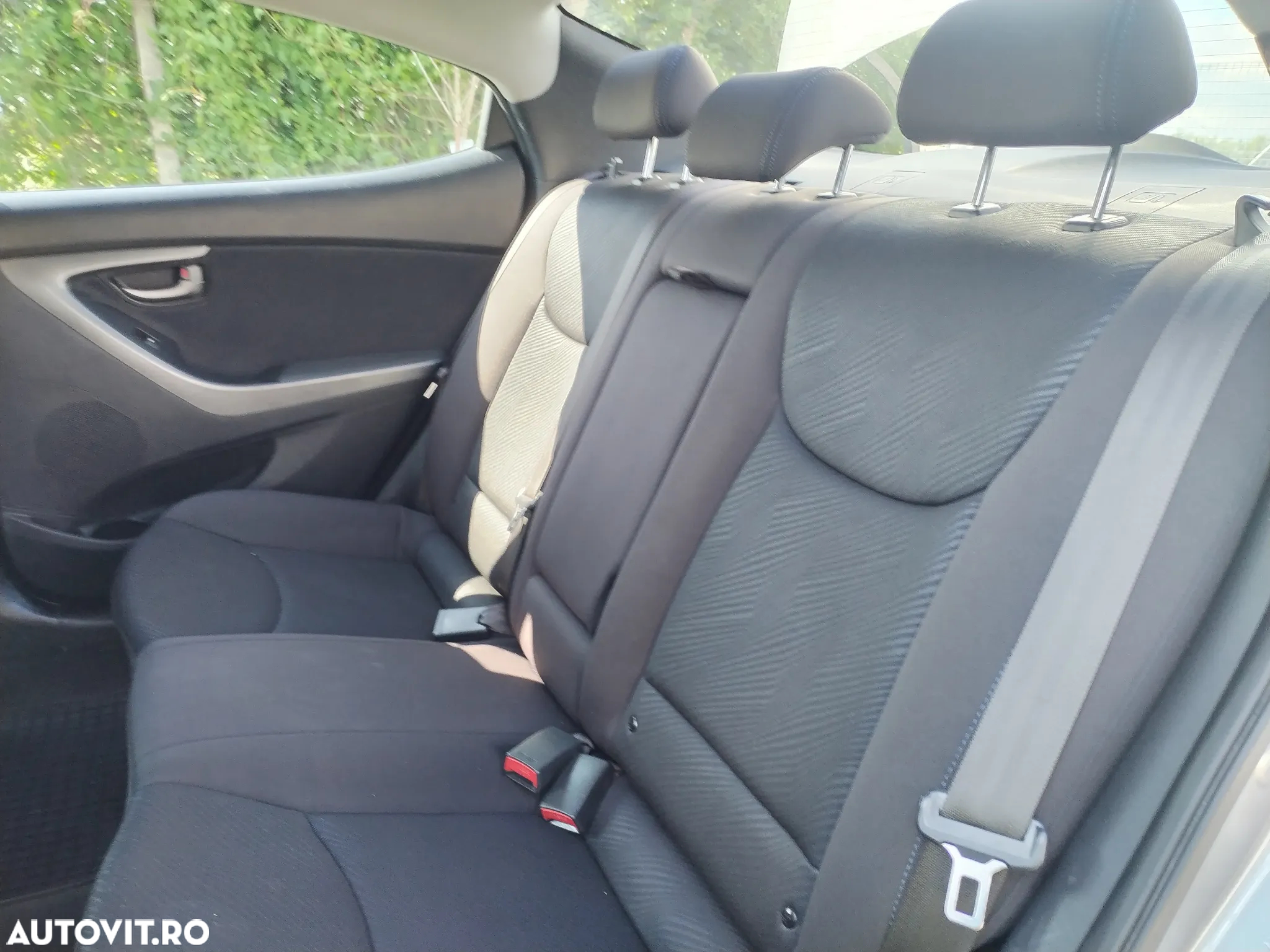 Hyundai Elantra 1.6 MPi - 17
