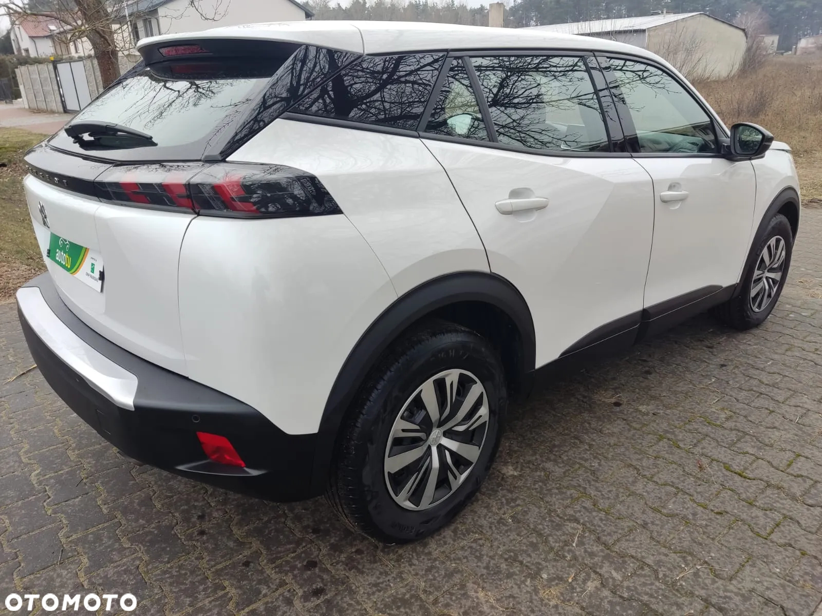 Peugeot 2008 - 8