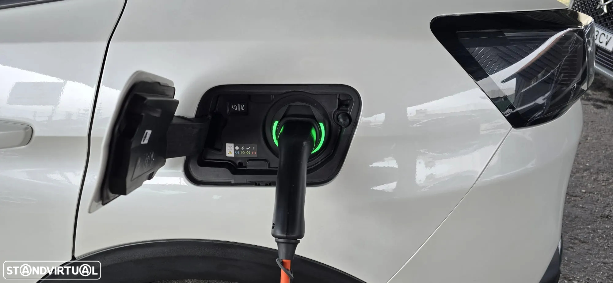 Peugeot 3008 1.6 Hybrid Allure Pack e-EAT8 - 45