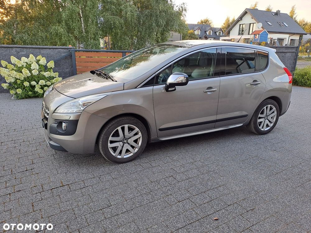 Peugeot 3008 Hybrid4 - 11