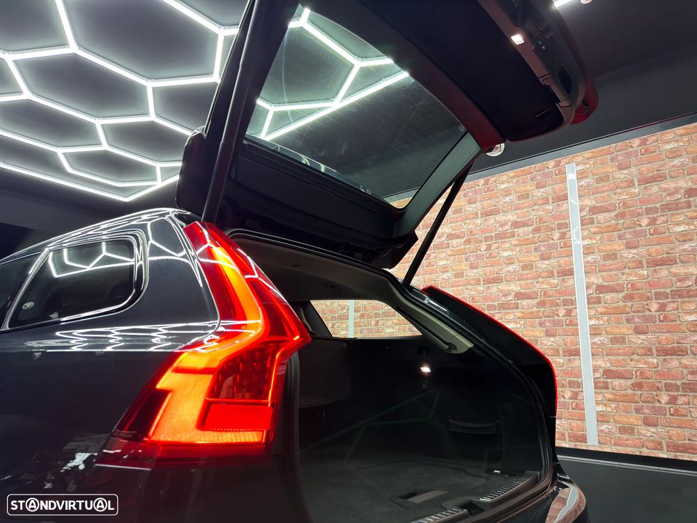 Volvo V90 Cross Country 2.0 D4 Pro AWD Geartronic - 8