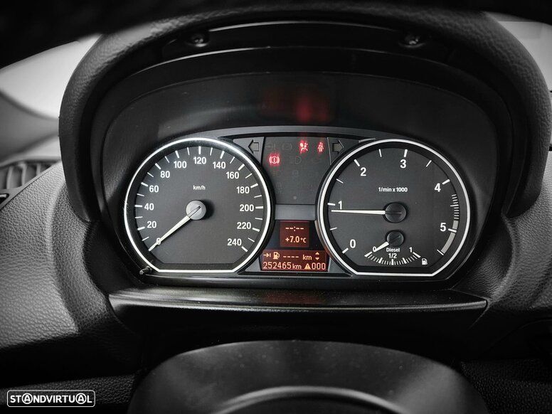 BMW 118 d Limited Edition Lifestyle c/ M Sport Pack - 11
