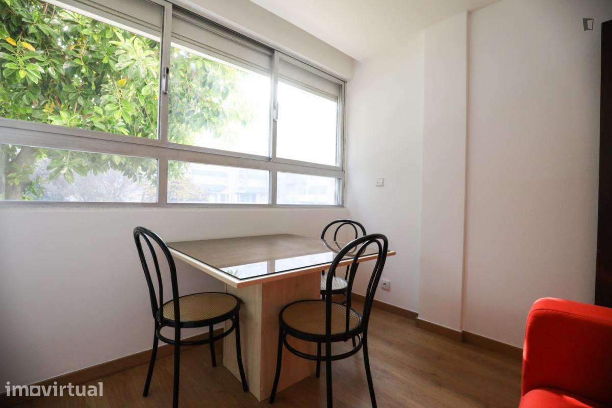 Quarto - localizado em Olaias Lisbon - Grande imagem: 4/39