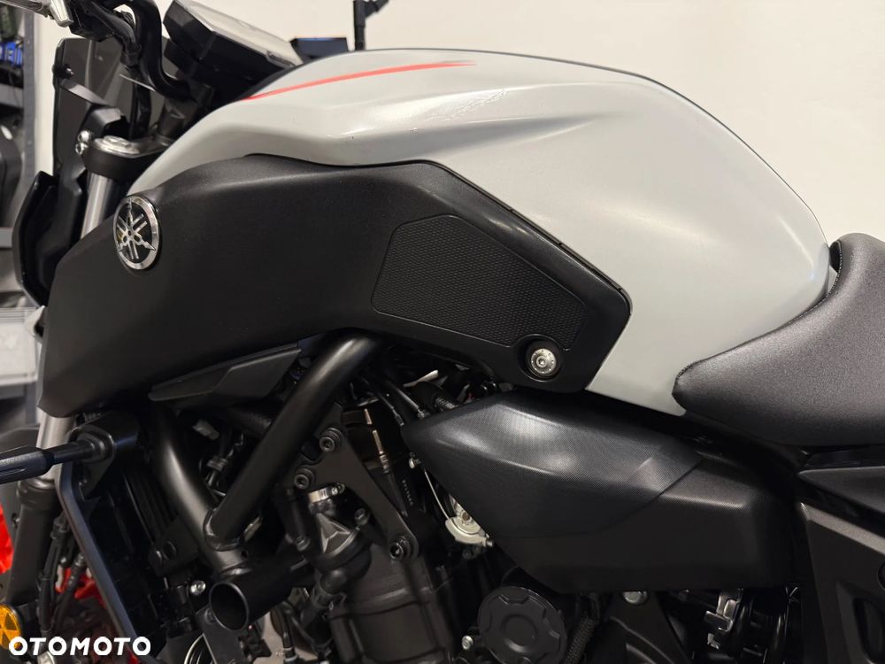 Yamaha MT - 22