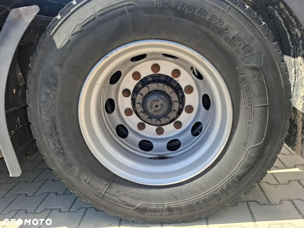 Iveco S-WAY - 16