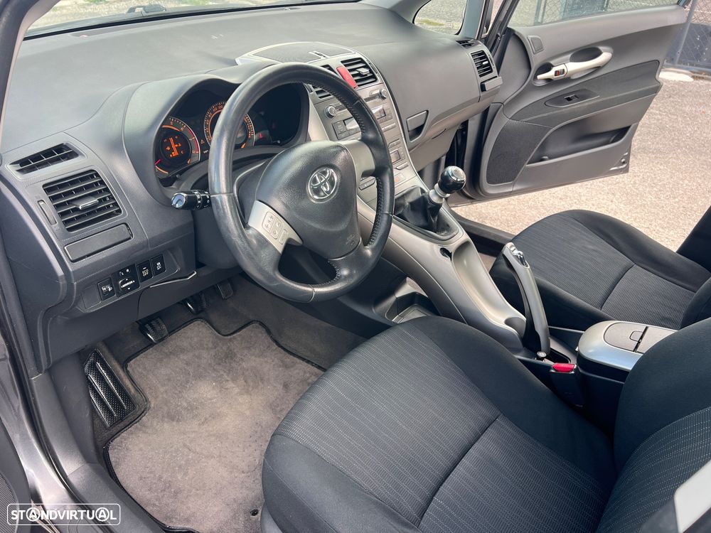 Toyota Auris - 25