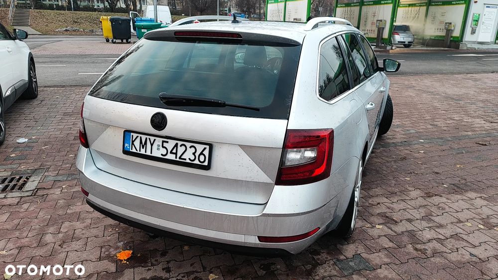 Skoda Octavia 2.0 TDI DSG Premium Edition - 6