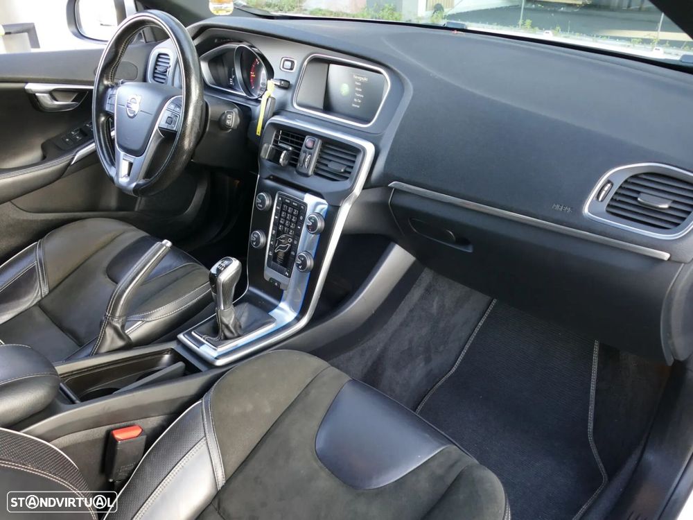 Volvo V40 2.0 D2 R-Design - 22