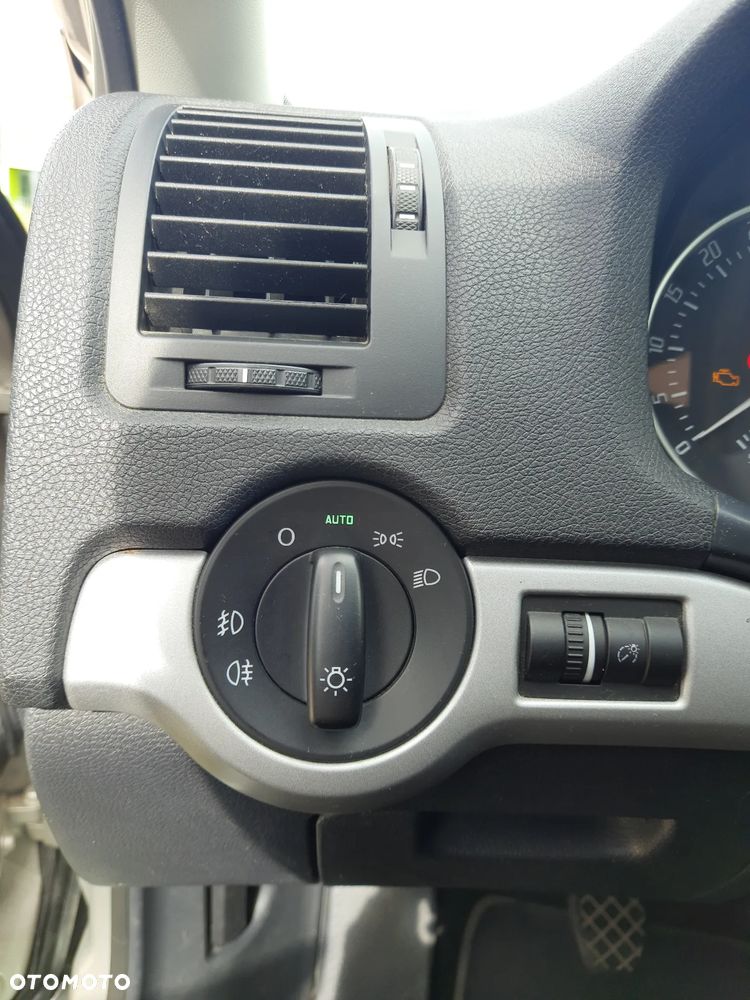 Skoda Octavia 1.6 TDI DPF Ambition Green tec - 11