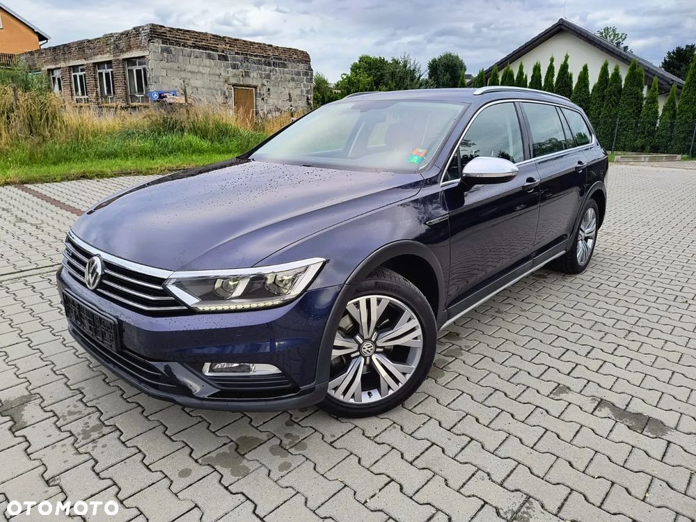 Volkswagen Passat - 1