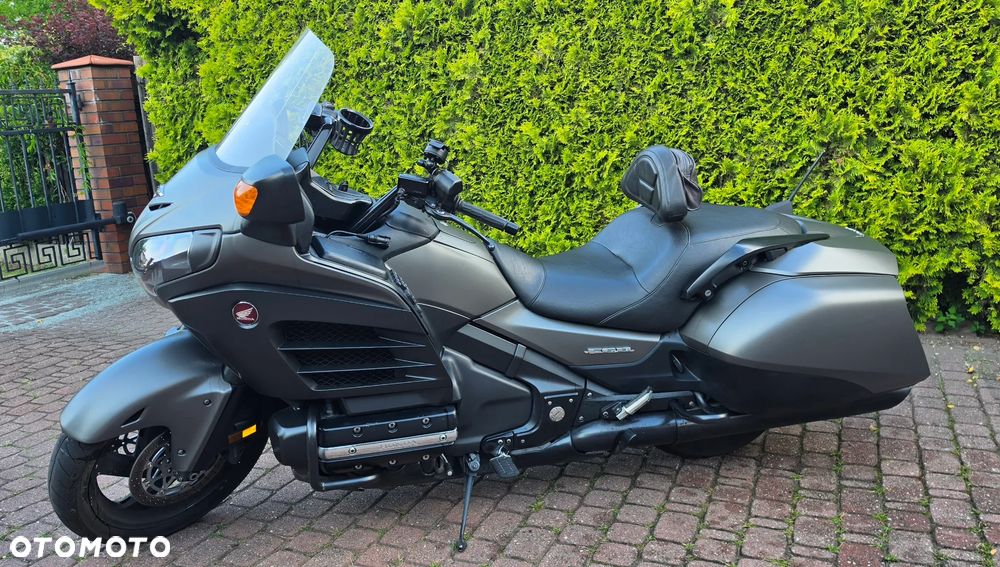 Honda GL - 5