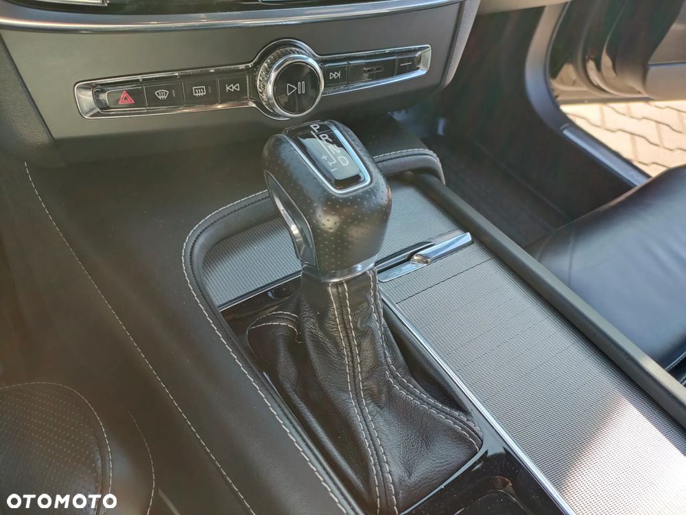 Volvo S90 D3 R-Design - 31