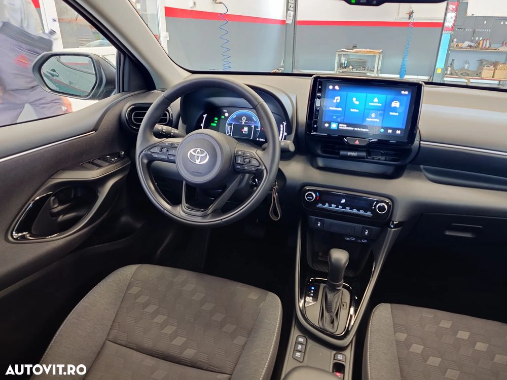 Toyota Yaris 1.5 VVT-i HSD Dynamic Bi-tone - 18