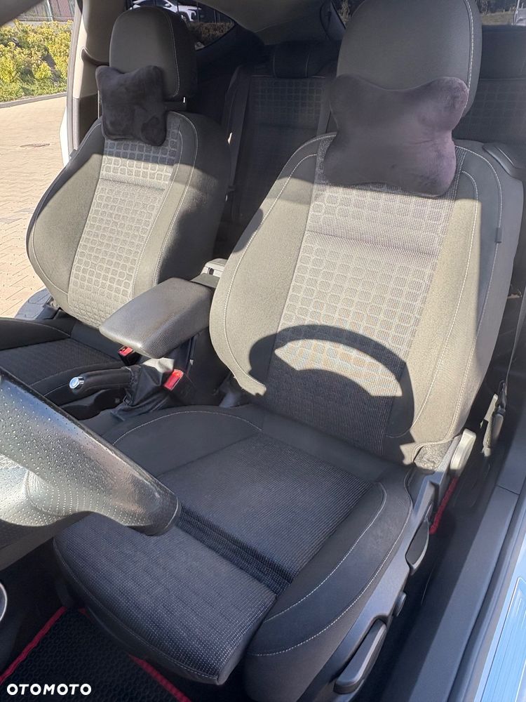 Opel Astra GTC 1.4 Turbo - 10