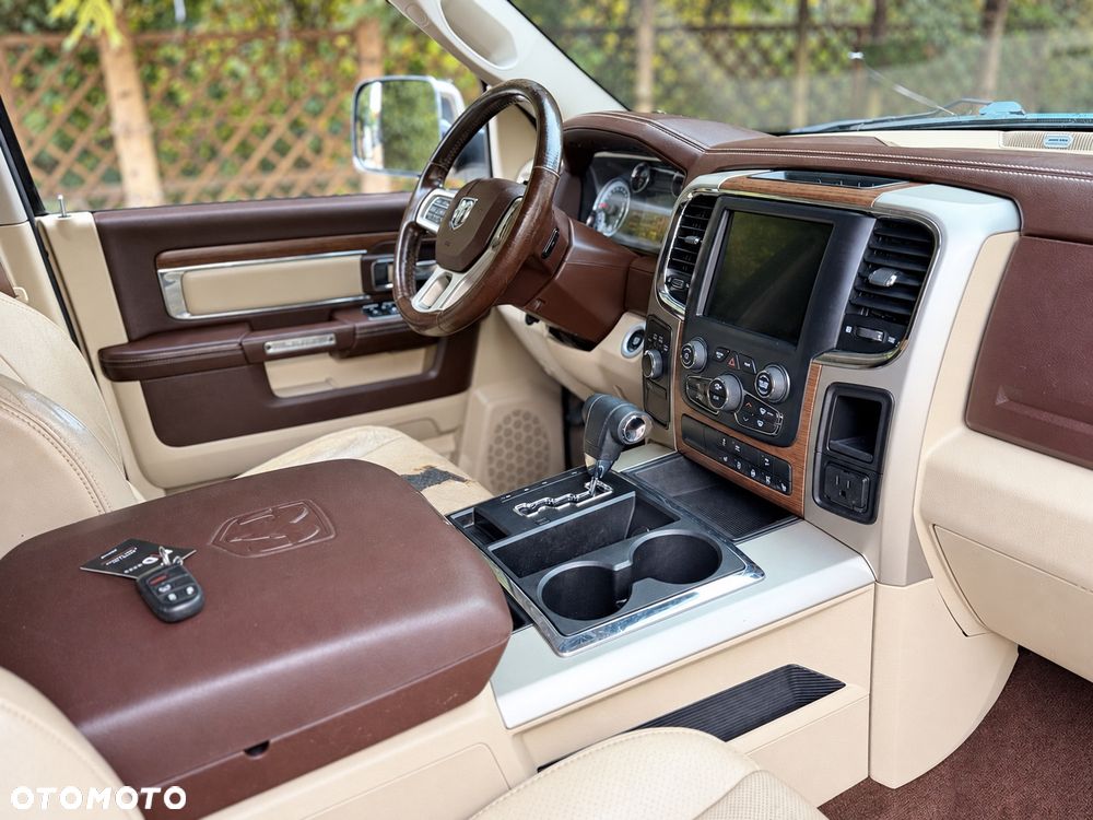 Dodge RAM 5.7 4x4 - 19
